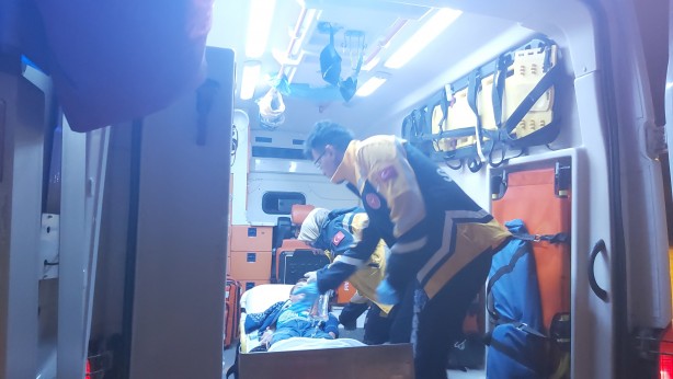 Foto - Nereden nereye! 8 yaşındaki çocuk hava ambulansla Bitlis'ten Ankara'ya götürüldü