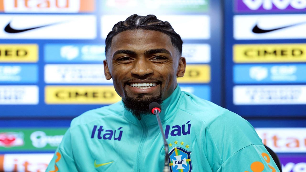 Foto - Nereden nereye! Bir zamanlar çöp toplayan futbolcuya bir de şimdi bakın