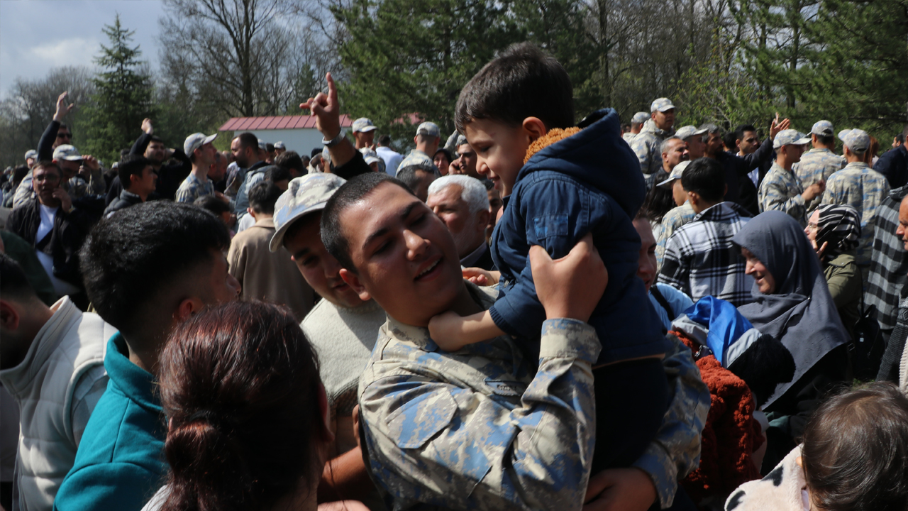 Foto - Nereden nereye: Bir zamanlar içeri sokulmayan Başörtülü annelerimiz, bugün ise: Ekrem için vandallık yapanlara...