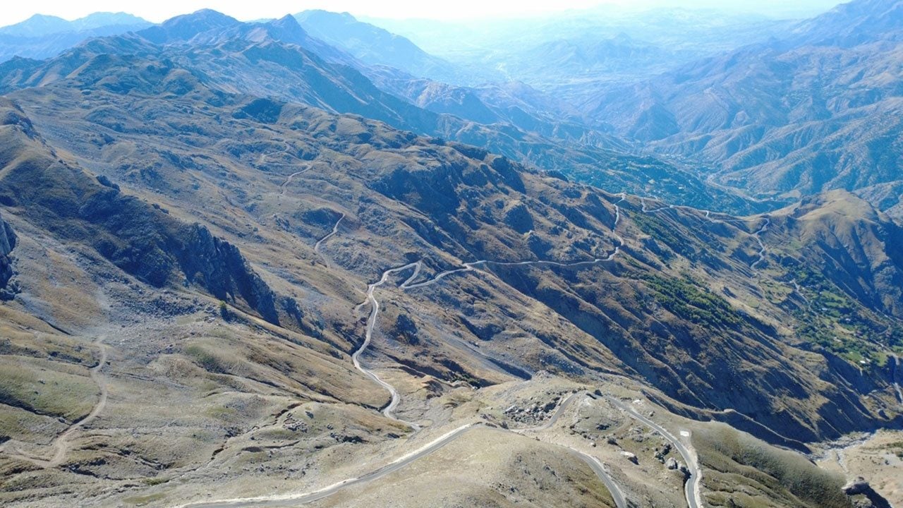 Foto - Nereden nereye! Bir zamanlar yol bile açılamıyordu: Teröristlerin cirit attığı dağa kayak merkezi