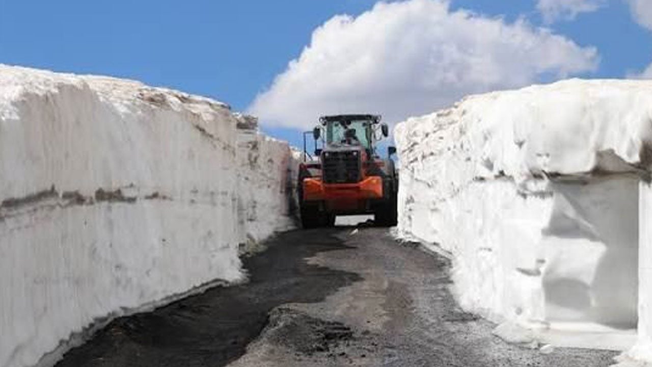 Foto - Nereden nereye! Bir zamanlar yol bile açılamıyordu: Teröristlerin cirit attığı dağa kayak merkezi