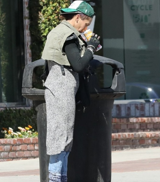 Foto - Nereden nereye! Ünlüyüm ve paralıyım diye hava atanlara ibret olsun