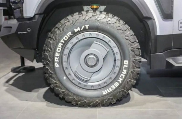 Foto - Neredeyse bedavaya gerçek arazi aracı satma kararı aldılar! Otomotiv piyasasını sarsacak gelişme: Tank arazi aracı ne zaman Türkiye'ye gelecek?