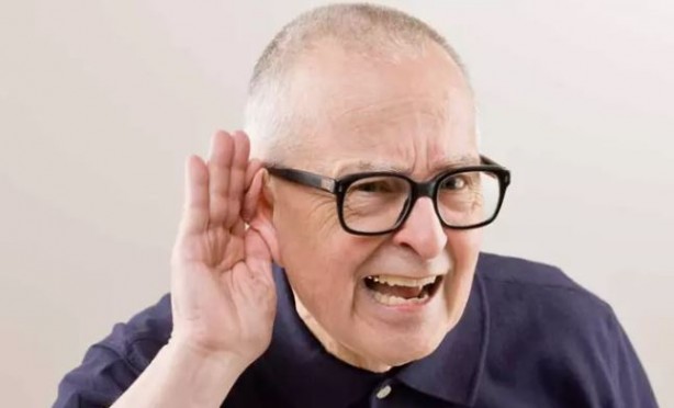 Foto - Neredeyse herkes kullanıyor! Dikkat edilmezse işitme kaybına yol açıyor