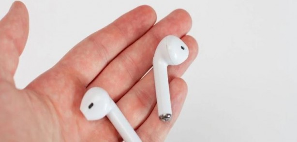 Foto - Neredeyse herkes kullanıyor! Dikkat edilmezse işitme kaybına yol açıyor