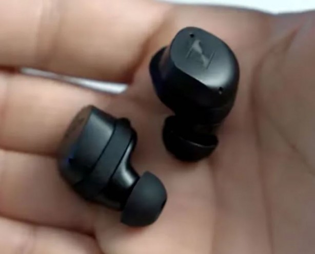 Foto - Neredeyse herkes kullanıyor! Dikkat edilmezse işitme kaybına yol açıyor