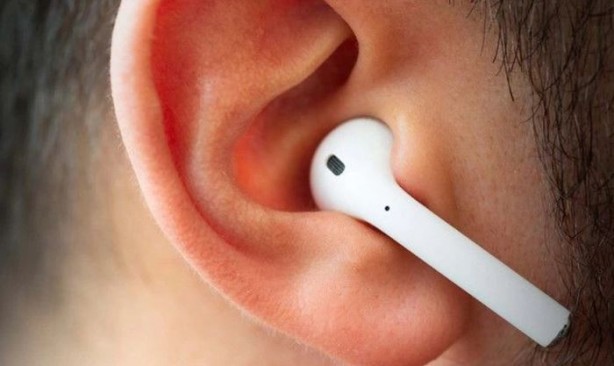 Foto - Neredeyse herkes kullanıyor! Dikkat edilmezse işitme kaybına yol açıyor