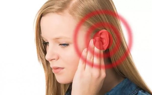 Foto - Neredeyse herkes kullanıyor! Dikkat edilmezse işitme kaybına yol açıyor