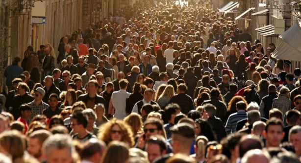 Neredeyse kimse bilmiyor! Kameranın yanındaki delik bakın ne işe yarıyormuş