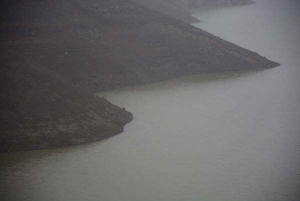 Foto - Neredeyse tüm barajlarda sular çekilirken! Bu barajın su seviyesi artıyor ama nasıl? 