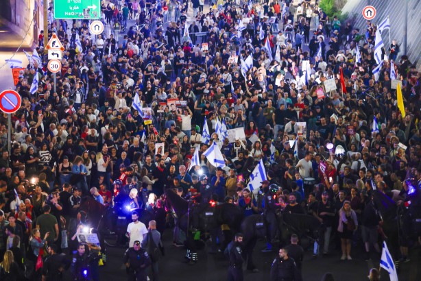 Foto - Netanyahu’ya beklemediği tehdit: İsrail sokaklarını yakarız