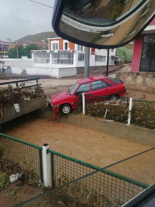 Foto - Nevşehir-Aksaray Karayolu sel nedeniyle ulaşıma kapandı