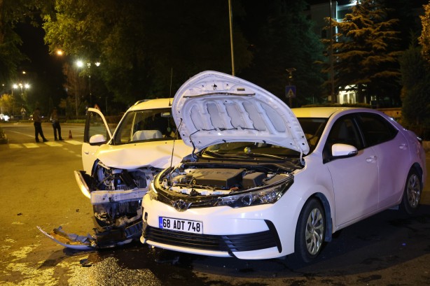 Foto - Nevşehir’de 2 otomobil çarpıştı: 3 yaralı
