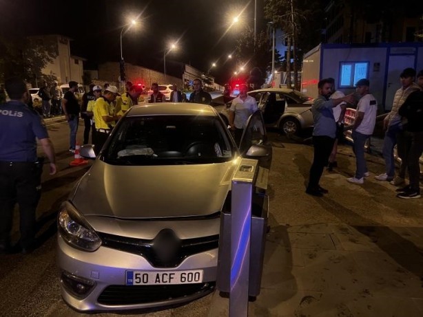 Nevşehir’de iki otomobil çarpıştı