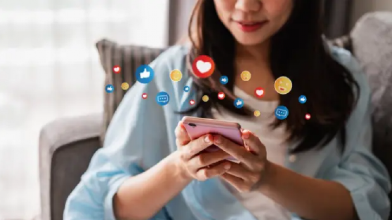 Foto - Nevşin Mengü: 20 yıl önce de kötüydü’ dedi Fondaşlardan linçi yedi