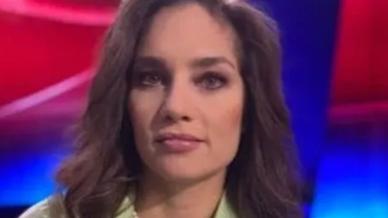 Foto - Nevşin Mengü patladı: Bayraktar'lar SİHA yaparken bunlar öpüşme derdinde