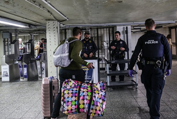 Foto - New York artık ABD’lilere bile güvenli değil! Burası askeri kışla değil metro durağı