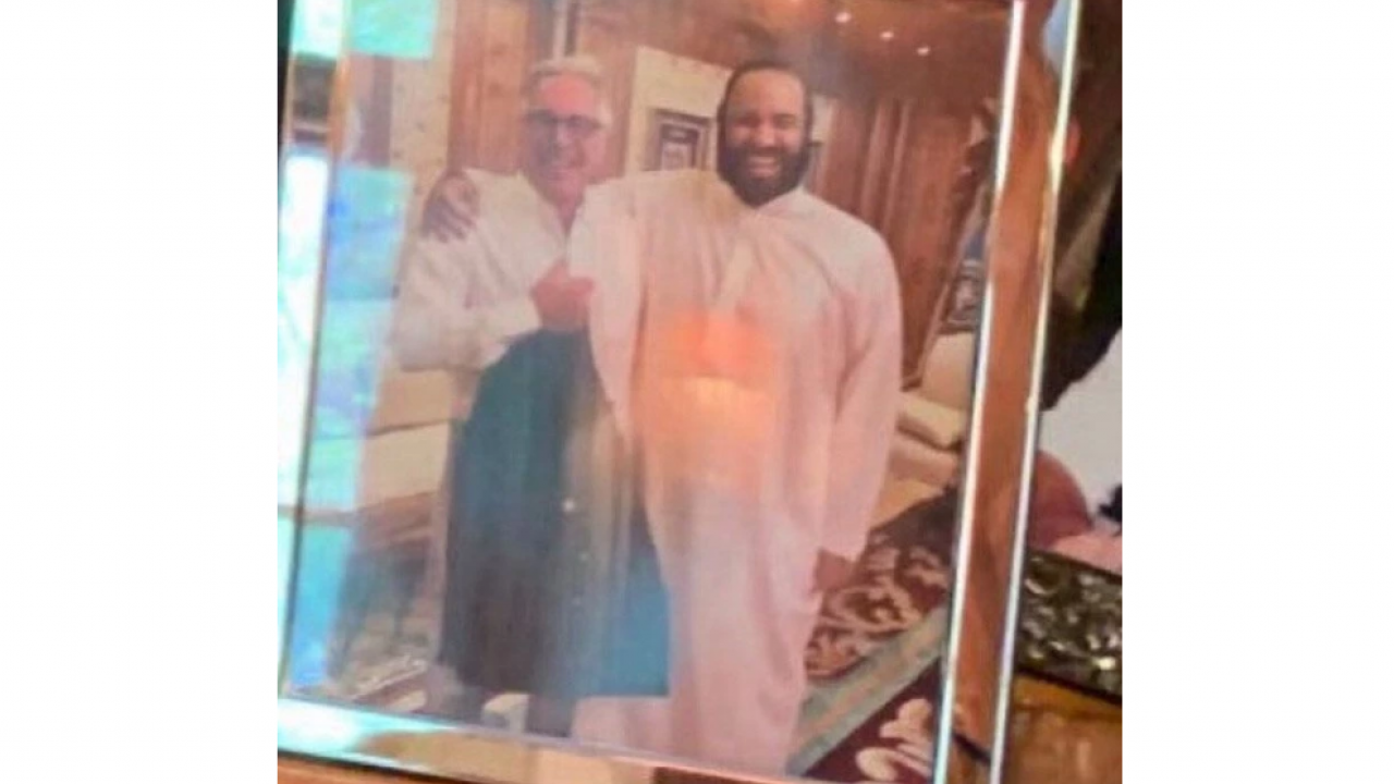 Foto - New York Times Epstein’in kapağını açtı! Clinton, Papa John Paul, Fidel Casrto, Elon Musk, Bill Gates ve tanıdığınız pek çok SKANDAL isim.