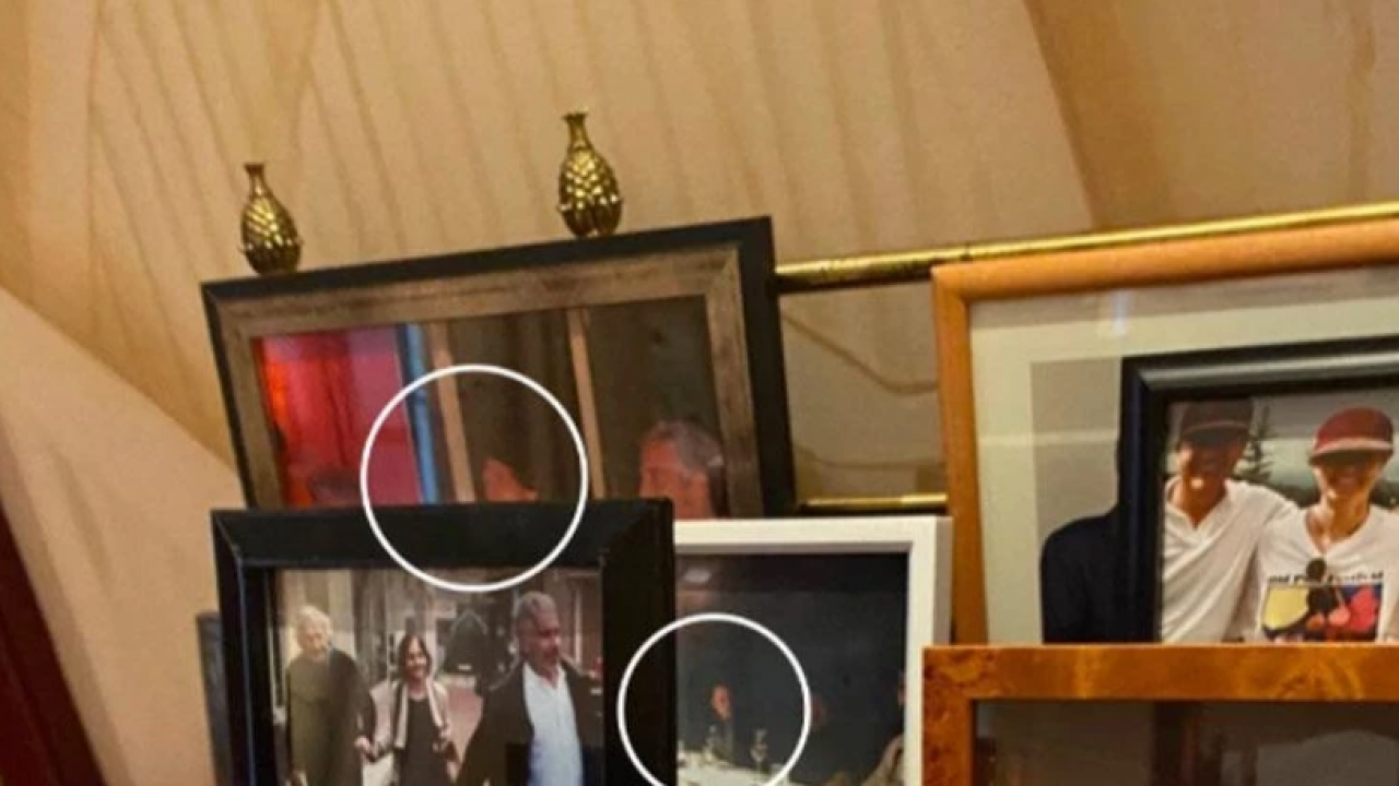 Foto - New York Times Epstein’in kapağını açtı! Clinton, Papa John Paul, Fidel Casrto, Elon Musk, Bill Gates ve tanıdığınız pek çok SKANDAL isim.