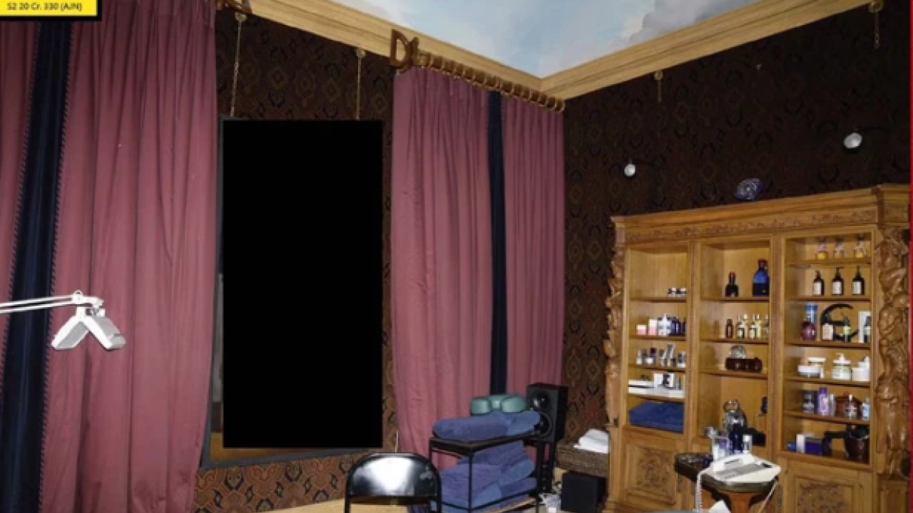 Foto - New York Times Epstein’in kapağını açtı! Clinton, Papa John Paul, Fidel Casrto, Elon Musk, Bill Gates ve tanıdığınız pek çok SKANDAL isim.