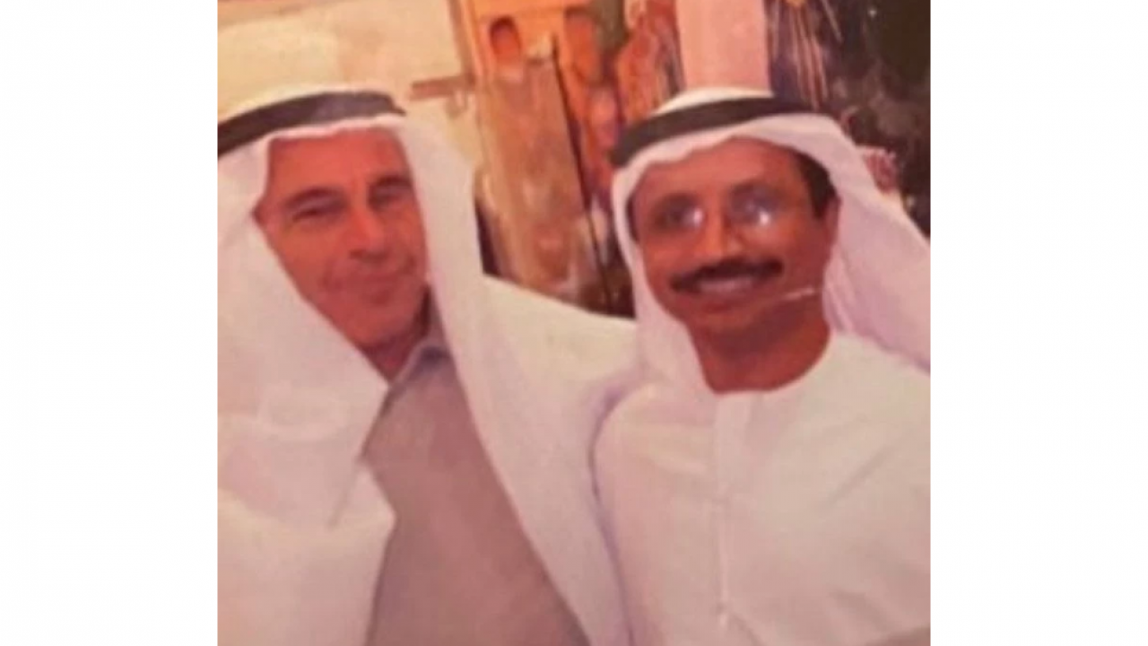 Foto - New York Times Epstein’in kapağını açtı! Clinton, Papa John Paul, Fidel Casrto, Elon Musk, Bill Gates ve tanıdığınız pek çok SKANDAL isim.