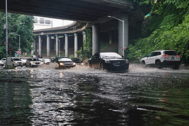 Foto - New York ve New Jersey eyaletlerinde su baskınları meydana geldi