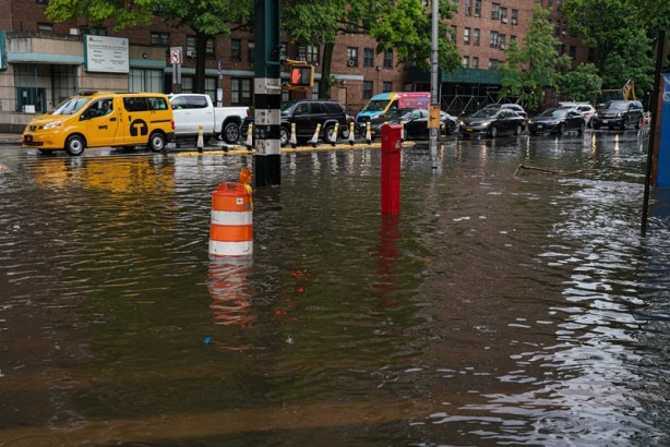 Foto - New York ve New Jersey eyaletlerinde su baskınları meydana geldi