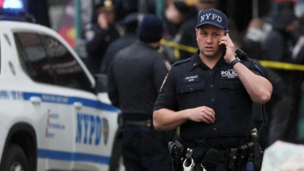 Foto - New York'ta dehşet anları! Gökdelen saldırısında 1’i polis 4 kişi hayatını kaybetti