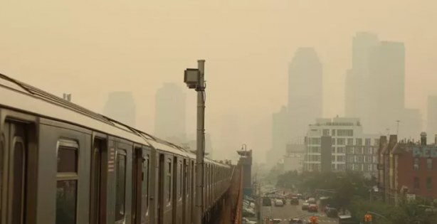 Foto - New York'ta evini satan satana... Halk şehirden kaçıyor, her yer kırmızıya büründü!