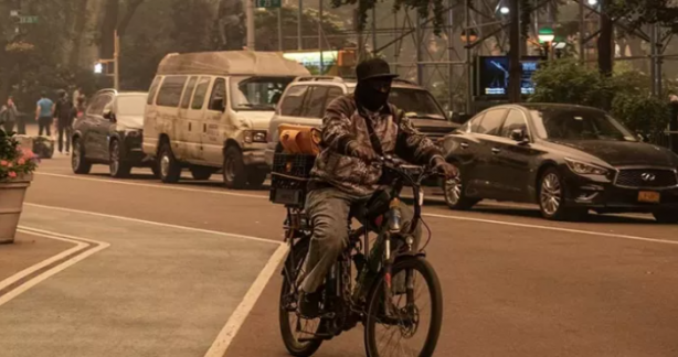 Foto - New York'ta evini satan satana... Halk şehirden kaçıyor, her yer kırmızıya büründü!