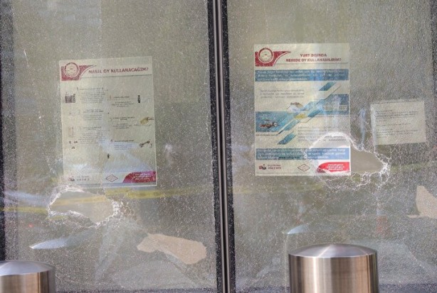 Foto - New York'taki Türkevi binasına şok eden hain saldırı! Olay anı alt kattaki bazı camlar kırıldı