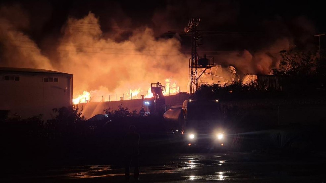 Niğde OSB’de korkutan fabrika yangını