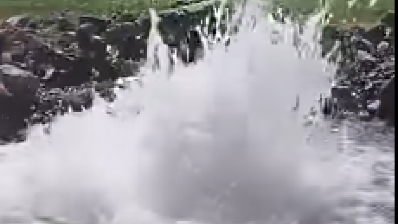 Foto - Niğde'de 'deli kuyu' çıldırdı: Yerin altından fışkırdıkça fışkırıyor