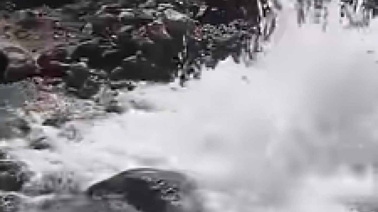 Foto - Niğde'de 'deli kuyu' çıldırdı: Yerin altından fışkırdıkça fışkırıyor