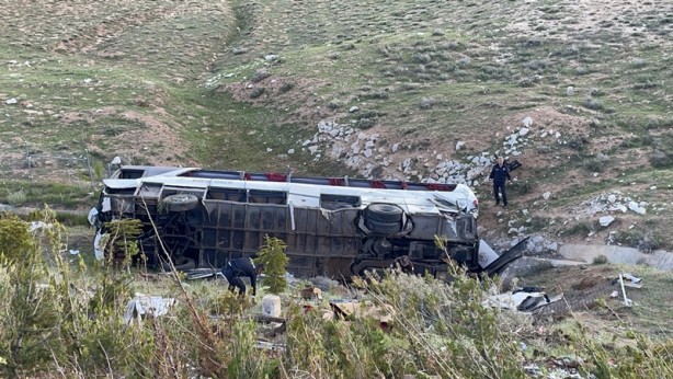 Foto - Niğde'de feci kaza! Ölü ve çok sayıda yaralı var