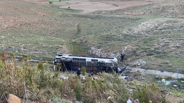 Foto - Niğde'de feci kaza! Ölü ve çok sayıda yaralı var