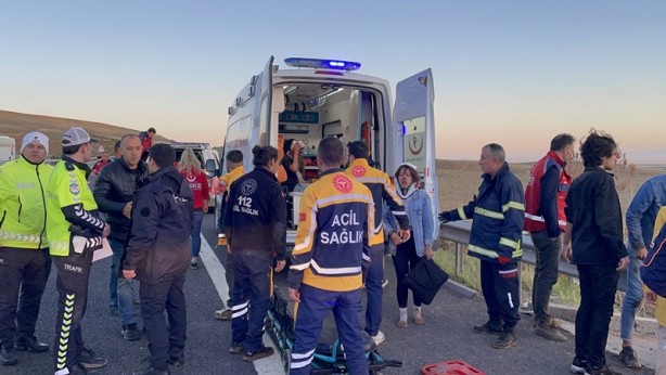 Foto - Niğde'de feci kaza! Ölü ve çok sayıda yaralı var