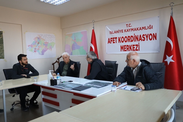 Foto - Nihat Hatipoğlu’ndan depremzedelere moral ziyareti