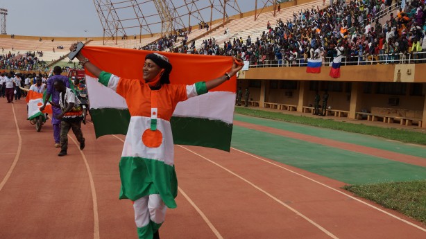 Foto - Nijer'de on binlerce kişi Fransa karşıtı gösteri düzenledi!