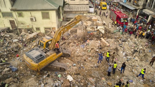 Foto - Nijerya'da feci olay! 3 katlı bina çöktü, çok sayıda ölü var