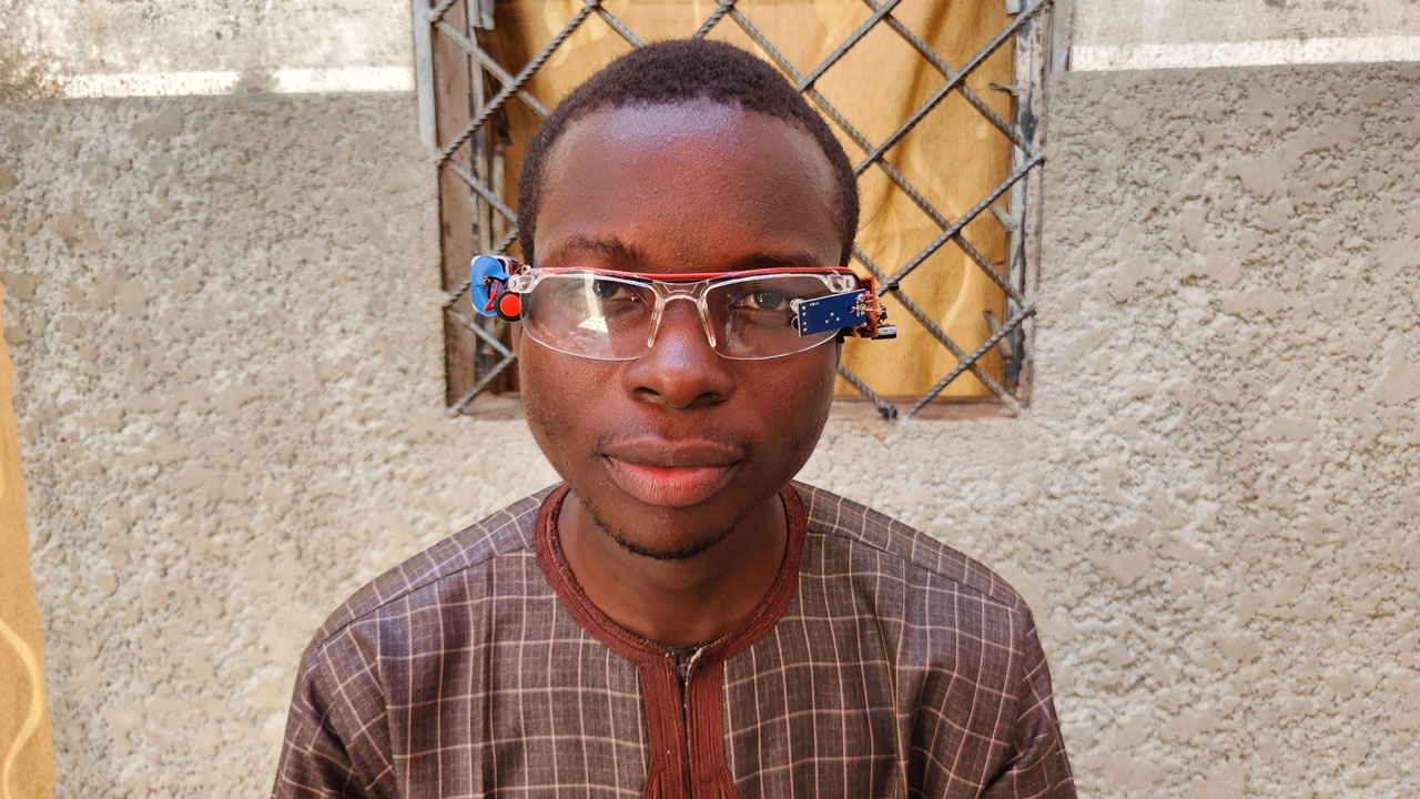 Foto - Nijeryalı öğrenciden çok konuşulan buluş! Uykusuz şoförlere hayat kurtaran çözüm