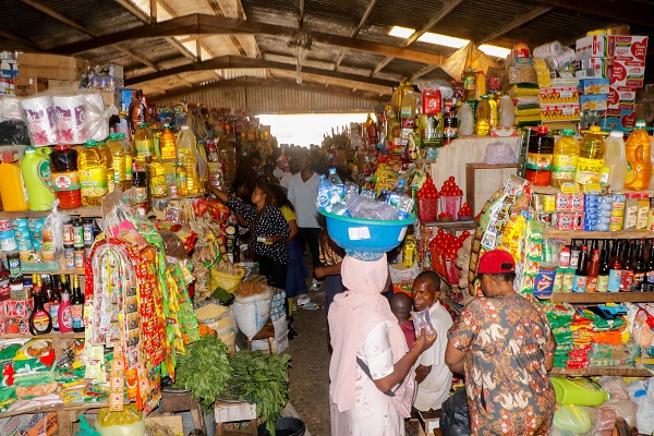 Foto - Nijeryalılar çarşıdan pazardan kaçıyor