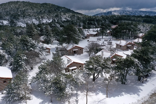 Foto - Nisan ayına 2 gün kala İzmir beyaza büründü