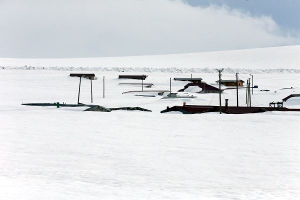 Foto - Nisan ayında evler kar altında kaldı