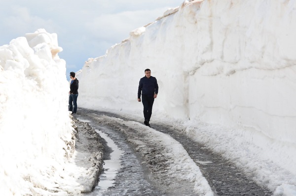 Foto - Nisan ayında kar kalınlığı 5 metreyi buldu