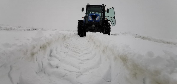 Foto - Nisan ayında yağan kar hayatı felç etti
