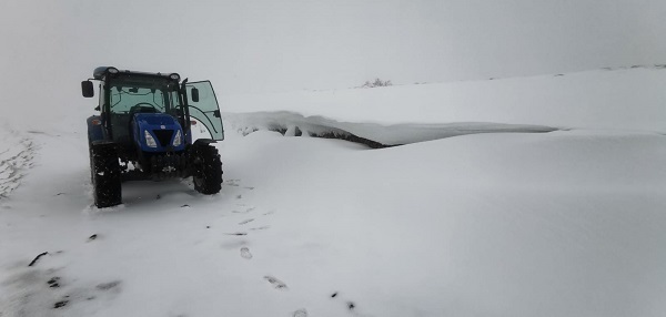 Foto - Nisan ayında yağan kar hayatı felç etti