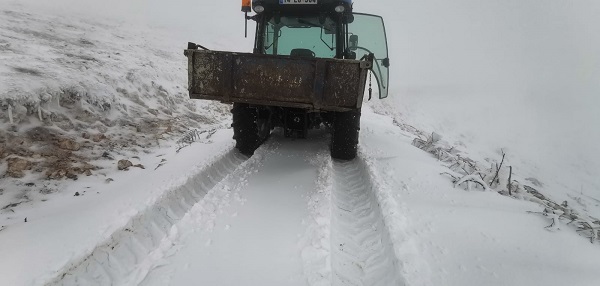 Foto - Nisan ayında yağan kar hayatı felç etti