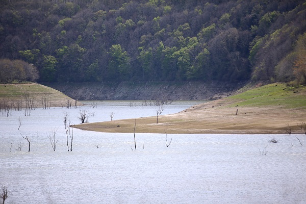 Foto - Nisan yağmurları can suyu oldu! Kuruma noktasına gelen o barajın son hali