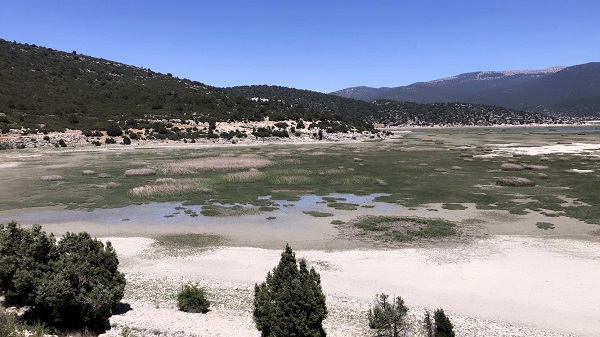Foto - Nisan yağmurları yağmadı! O göl kuruyor